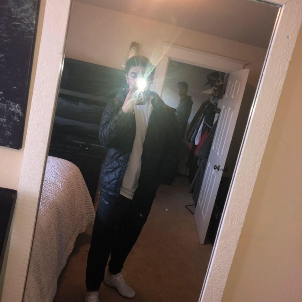 Meet your Posher, Sebastian